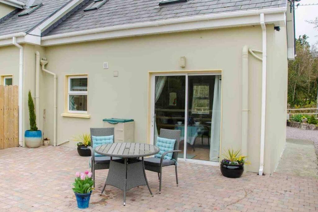 Kingfisher Riverside Retreat ケンメア エクステリア 写真