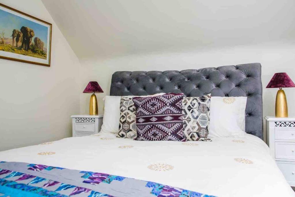 Kingfisher Riverside Retreat ケンメア エクステリア 写真